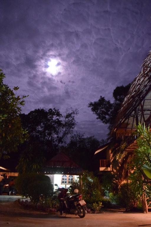 Ban Sabai Sabai Guest House Kanchanaburi Luaran gambar