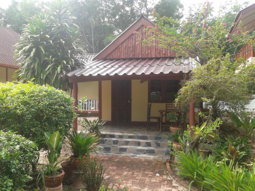 Ban Sabai Sabai Guest House Kanchanaburi Bilik gambar