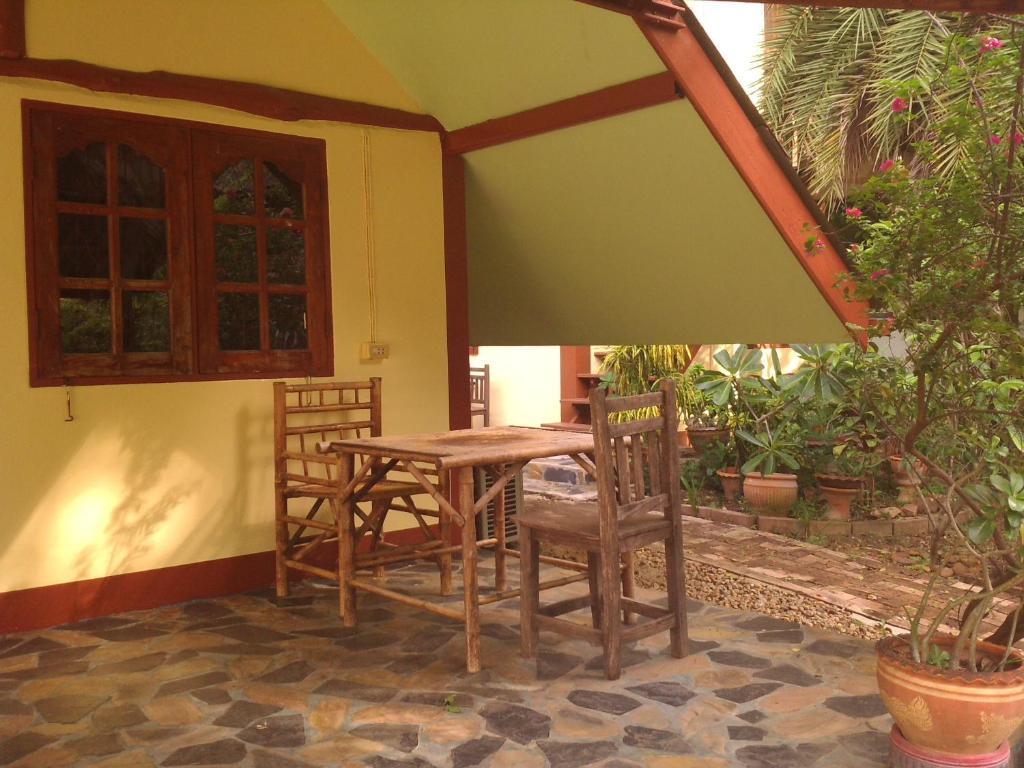 Ban Sabai Sabai Guest House Kanchanaburi Bilik gambar